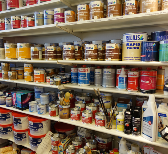 Farben und Malerzubehör
